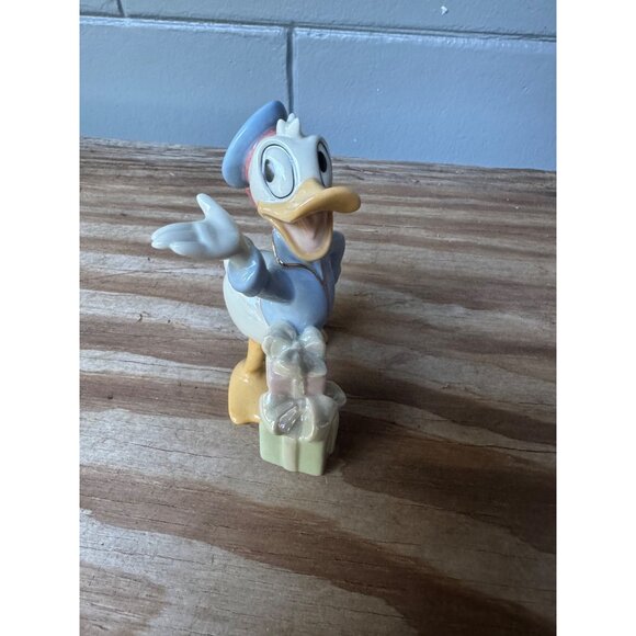 Lenox Walt Disney Showcase Mickey And Minnie Donald Duck Figurine Replacement - Picture 7 of 8